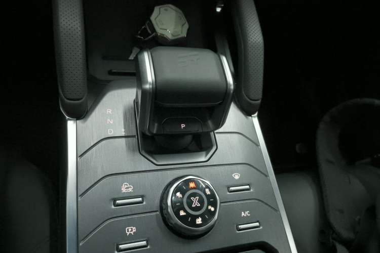 Used Jetour Traveler 2023 2.0T All-Wheel-Drive CrossPRO
