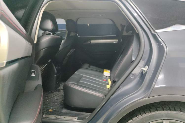 Used BYD Tang New Energy 2018 DM 2.0T All-Wheel Drive Smart Connectivity Luxury Model 7 Seats China V Emission Standard