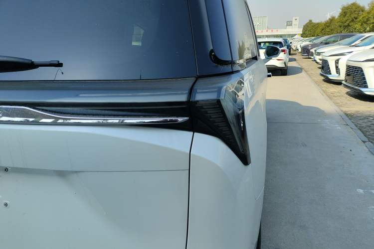 Used Buick GL8 New Energy 2024 Lu Zun Luxury Edition 7-Seater