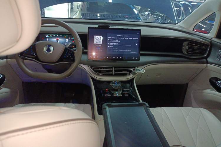 Used Denza D9 2022 DM-i 970 Four-Wheel Drive Flagship Model
