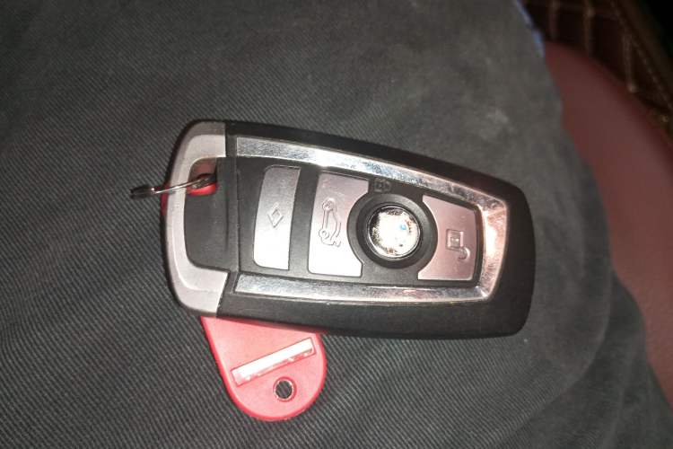 Used BMW 5 Series 2017 525Li Leading Model
