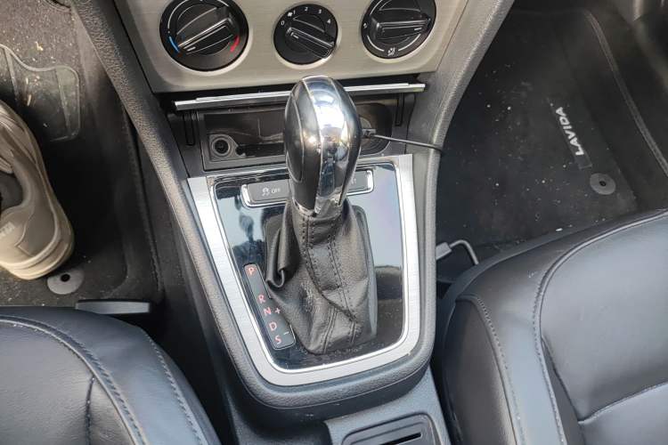 Used Volkswagen Lavida 2013 Restyled Classic 1.6L Automatic Comfort Edition