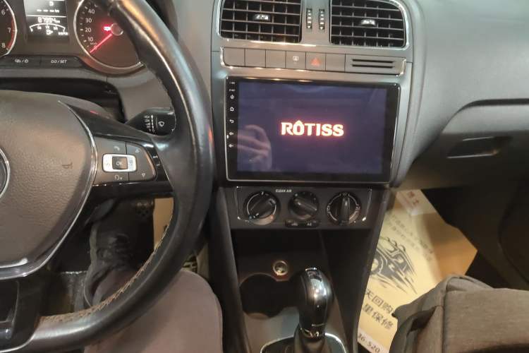 Used Volkswagen Polo 2016 1.6L Automatic Comfort Model
