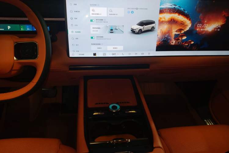 Used Lynk & Co 900 2025 1.5T Ultra
