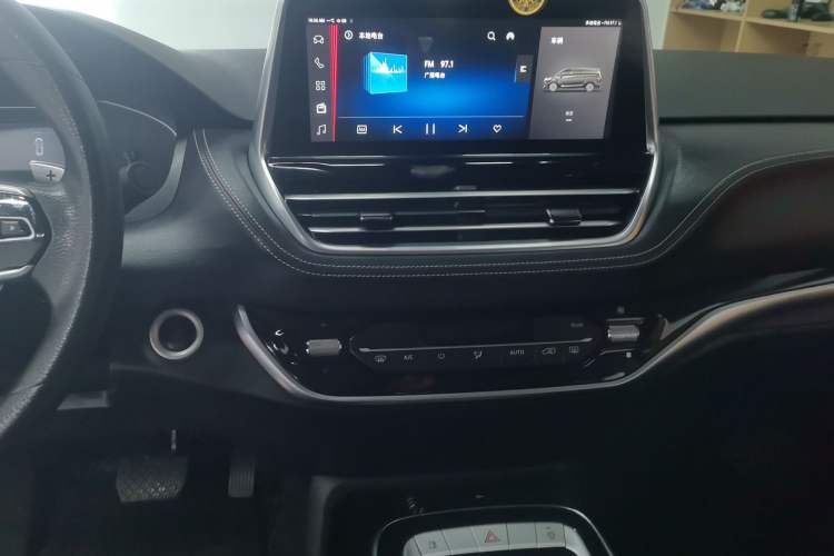 Used SAIC MAXUS G20 2021 PLUS 2.0T Gasoline Automatic Luxury Edition
