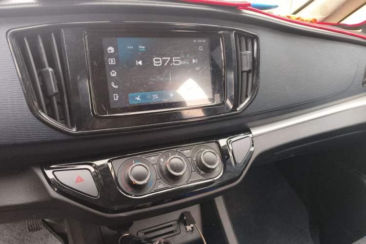 Used FORTHING Lingzhi 2023 M5L 1.6L Base Model 7 Seats