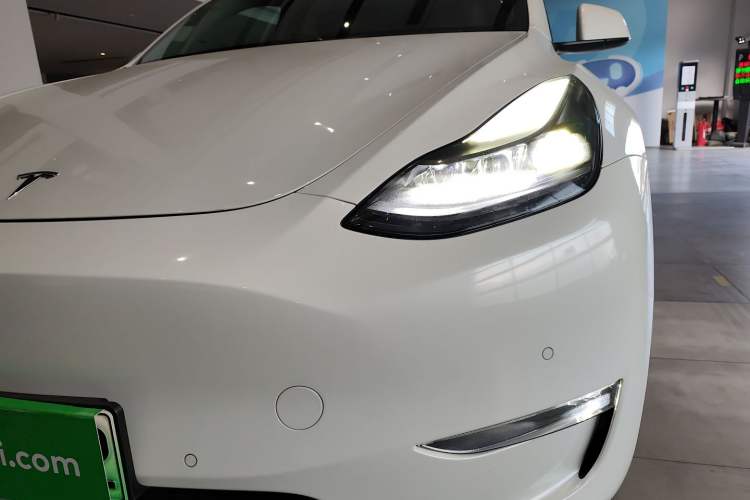 Used Tesla Model Y 2021 Long-Range All-Wheel-Drive Version