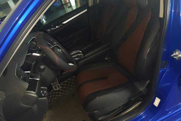 Used Honda Civic 2016 220TURBO CVT Luxury Edition
