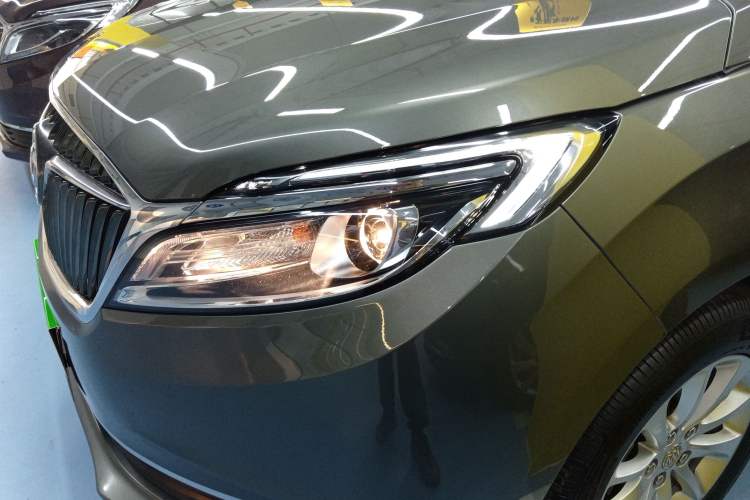 Used Buick GL8 2017 ES 28T Comfort Model China V Standard
