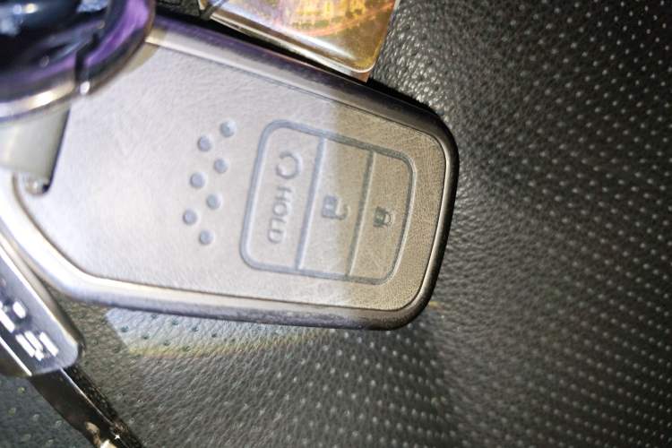 Used Honda CR-V 2017 240TURBO CVT Front-Wheel Drive Fashion Edition
