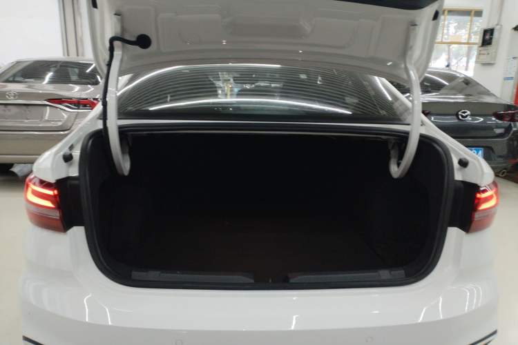 Used Volkswagen Lavida 2023 300TSI DSG Full-Comfort Edition
