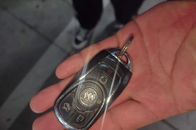 Used Buick GL8 2013 3.0L GT Luxury Business Haoya Edition
