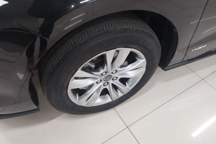 Used Toyota Sienna 2024 2.5L Hybrid Four-Wheel Drive Prestige Edition
