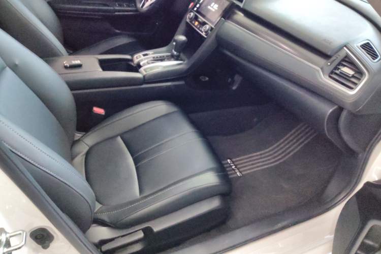 Used Honda Civic 2021 HATCHBACK 220TURBO CVT New Trendsetter
