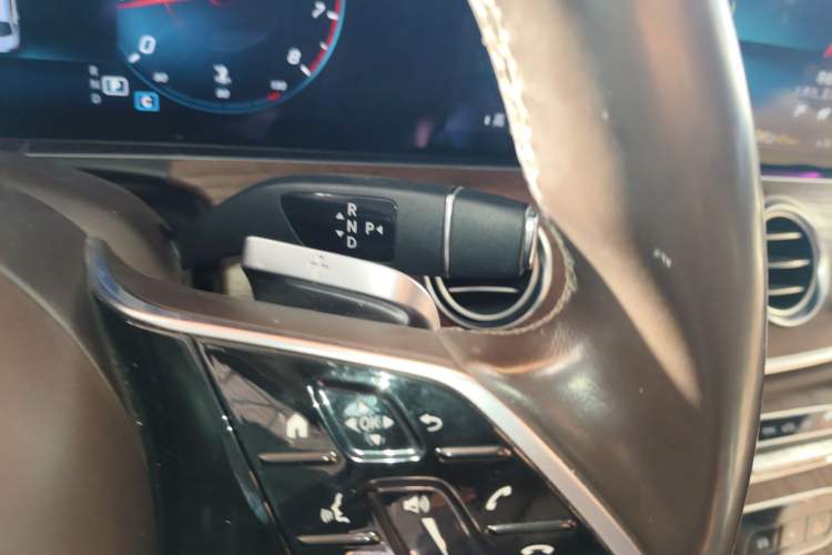 Used Mercedes-Benz E-Class 2022 Second Facelift E 300 L Fashion Edition
