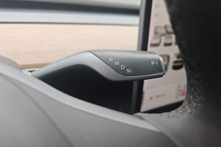 Used Tesla Model Y 2021 Long-Range All-Wheel-Drive Version
