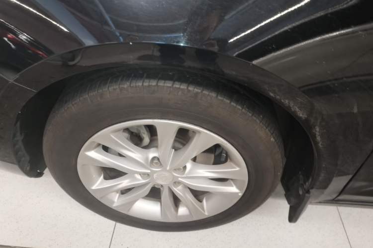 Used Buick Verano 2019 Sedan 20T Dual-Clutch Leading Model
