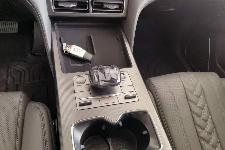 Used BYD Song L DM-i 2025 Intelligent Driving Version 160 km Beyond-Range Type
