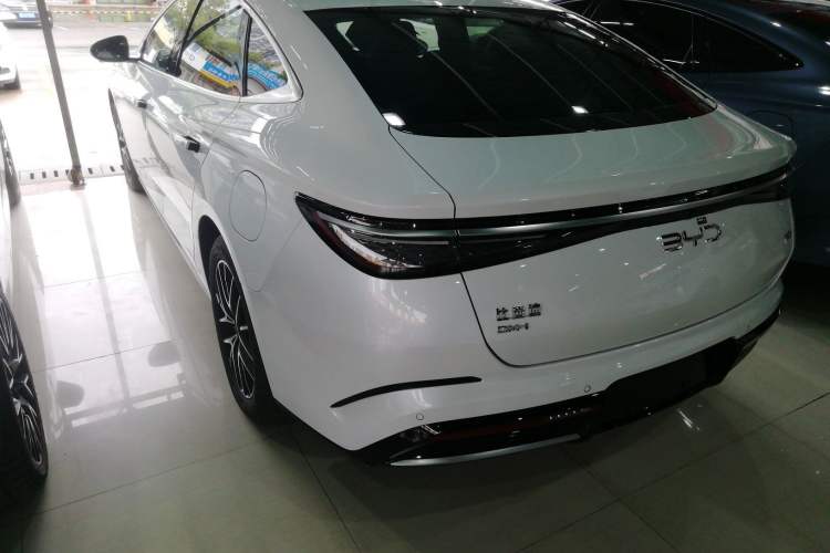 Used BYD Seal 2023 DM-i 1.5L 121km Prestige Model
