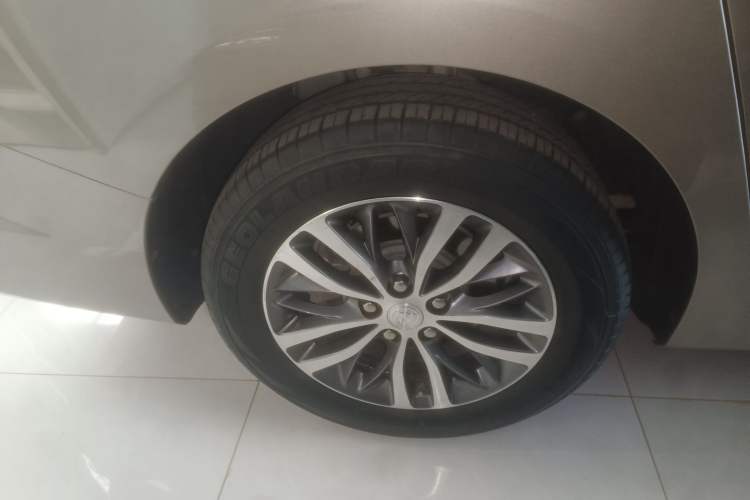 Used Buick GL8 2023 ES Lu Zun Deluxe Model

