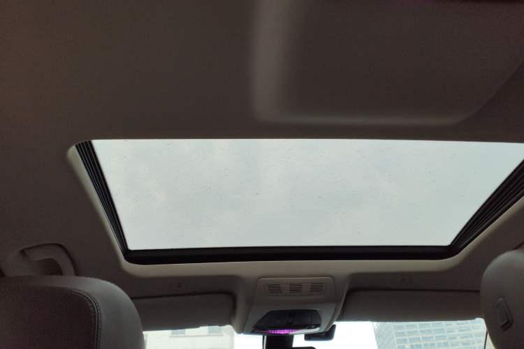 Used BMW 5 Series 2014 525Li Luxury Design Package
