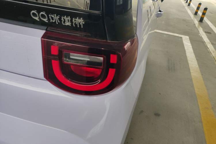 Used Chery QQ Ice Cream 2022 170km Sundae Phosphate Lithium-Ion
