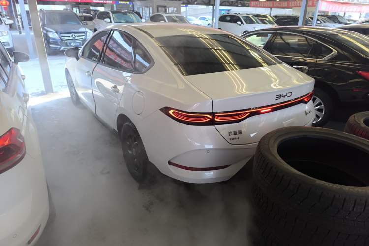 Used BYD Qin PLUS 2025 DM-i Smart Drive 55KM Leading Model
