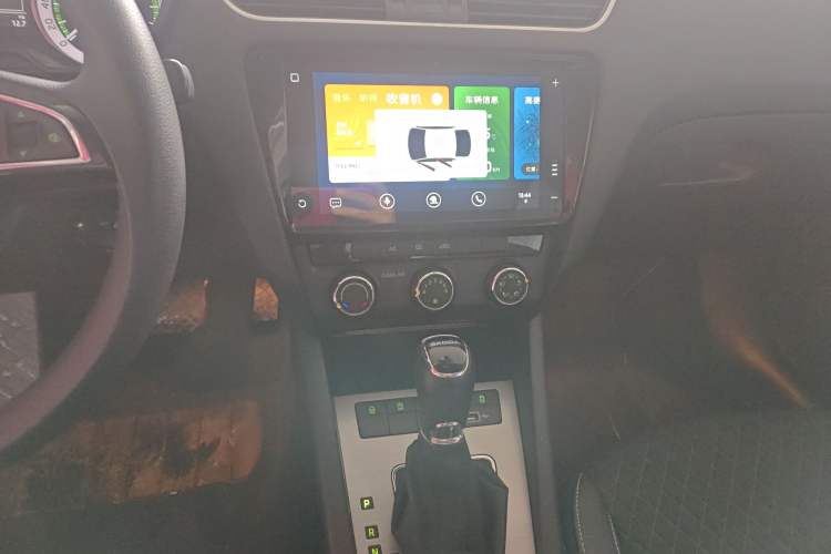 Used Skoda Octavia 2019 1.5L Automatic Smart Drive Luxury Edition China VI Standard
