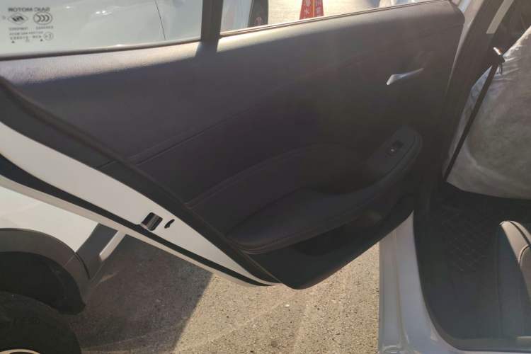 Used Roewe i5 2023 1.5L CVT Luxury Edition
