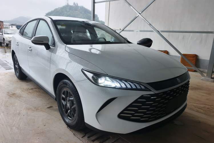 Used BYD Qin PLUS 2025 DM-i Smart Drive 55KM Leading Model