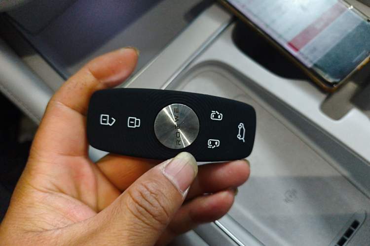 Used Roewe iMAX8 New Energy 2025 1.5T DMH Lu Zun Deluxe Edition