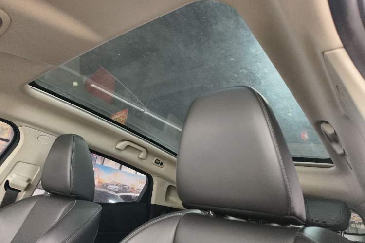 Used Wey VV5 2020 1.5T Two-Wheel Drive Color Pioneer
