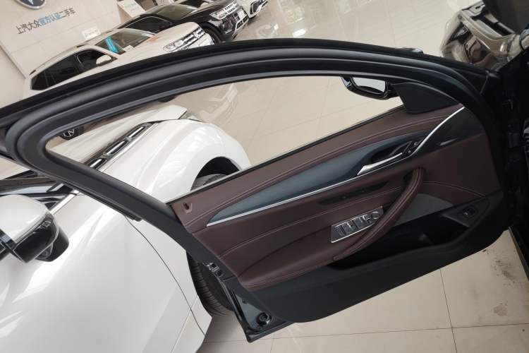 Used BMW 5 Series 2023 530Li Leading Model M Sport Package
