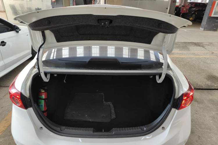 Used Mazda Mazda 3 Axela 2017 Sedan 1.5L Automatic Luxury Model Emission Standard China V
