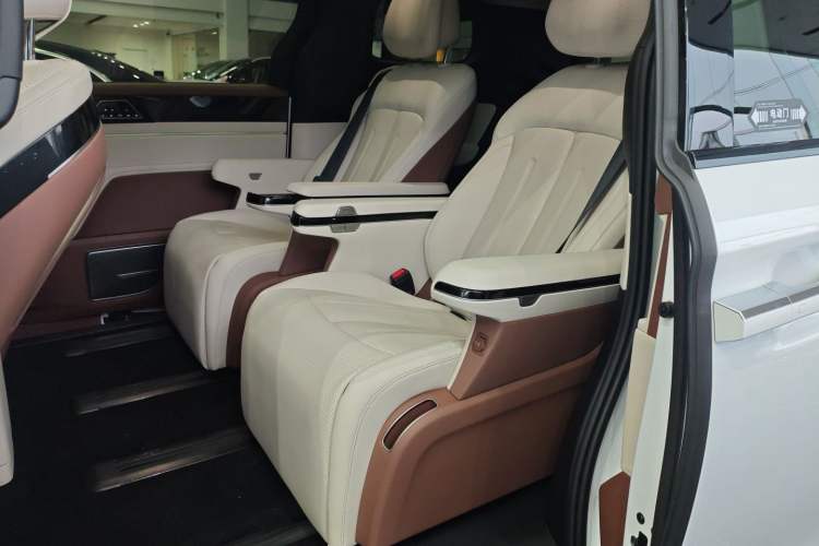 Used BYD Xia 2025 DM-i 1.5T 180km Excellence Model
