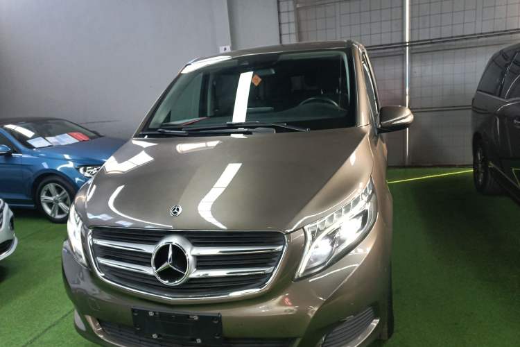 Used Mercedes-Benz V-Class 2017 V 260 Avantgarde Edition
