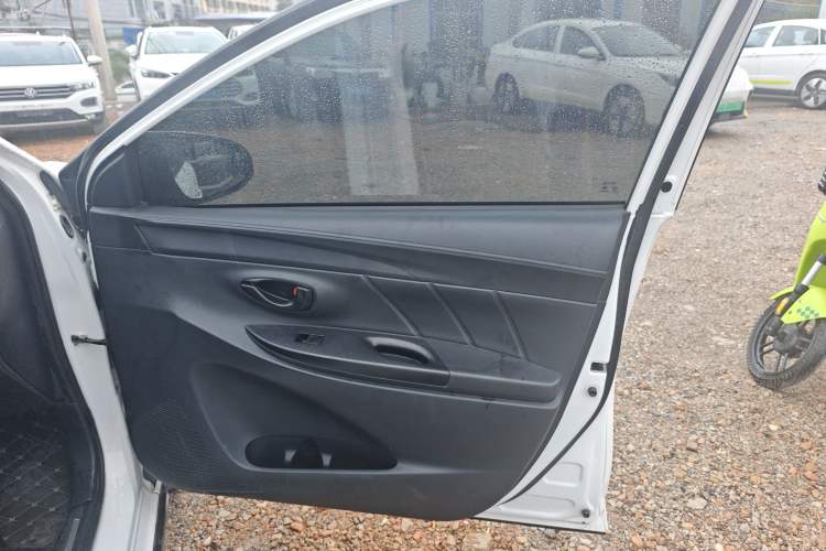 Used Toyota YARiS L 2022 X-Trail 1.5L CVT Leading PLUS Edition
