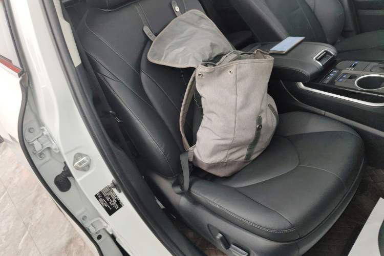 Used Toyota Highlander 2022 Dual-Engine 2.5L Four-Wheel Drive Prestige Version 7 Seats
