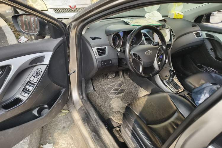 Used Hyundai Elantra 2015 1.6L Automatic Luxury Model