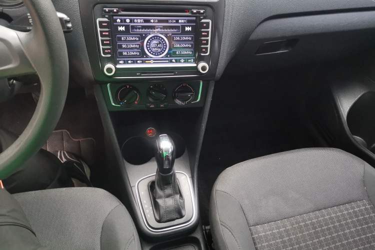 Used Volkswagen Polo 2014 1.6L Automatic Comfort Edition
