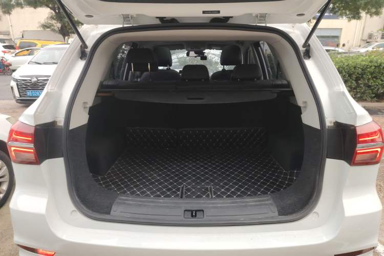 Used Roewe RX5 2019 20T Two-Wheel Drive Automatic 4G Connected Platinum Edition
