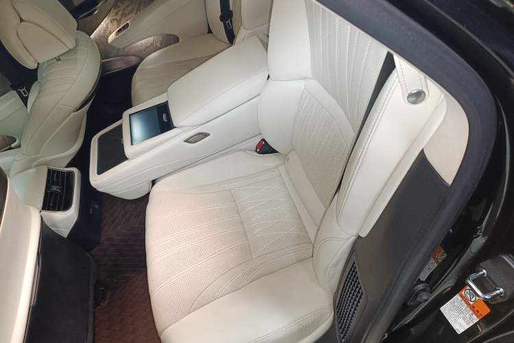 Used Lexus LS 2021 500h Executive Edition
