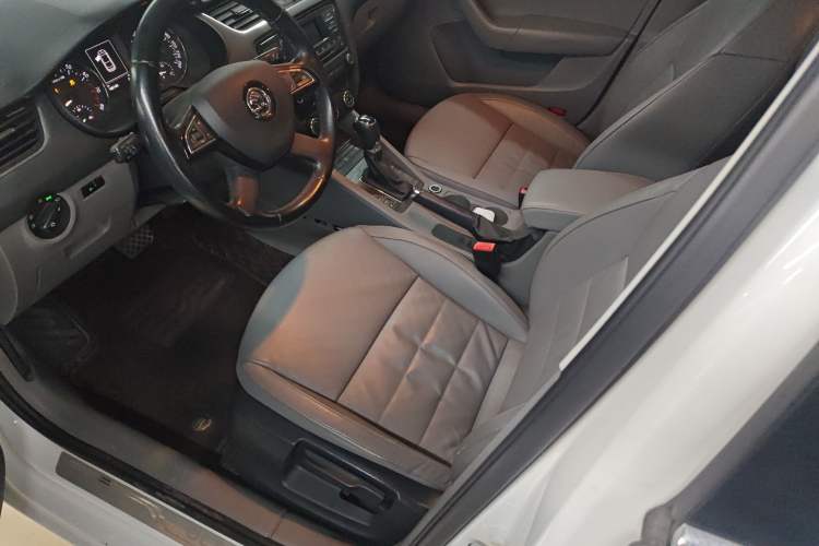 Used Skoda Octavia 2015 1.4TSI DSG Yijun Edition