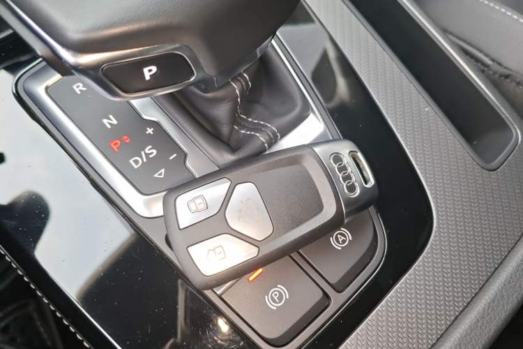 Used Audi Q5L 2022 45T Luxury Dynamic Model
