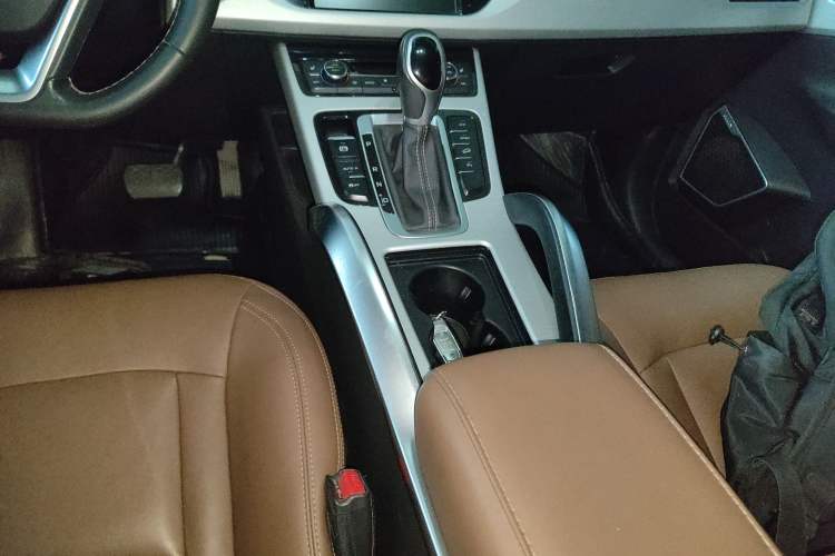 Used Geely Auto Emgrand X7 Sport 2016 1.8TD Automatic ZhiZun Version
