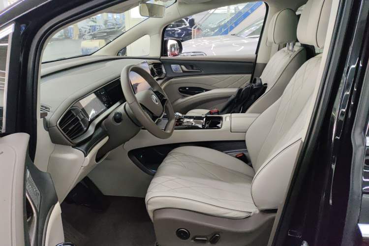 Used Denza D9 2022 DM-i 970 Four-Wheel Drive Prestige Model