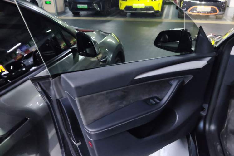 Used Tesla Model Y 2024 Rear-Wheel-Drive Version
