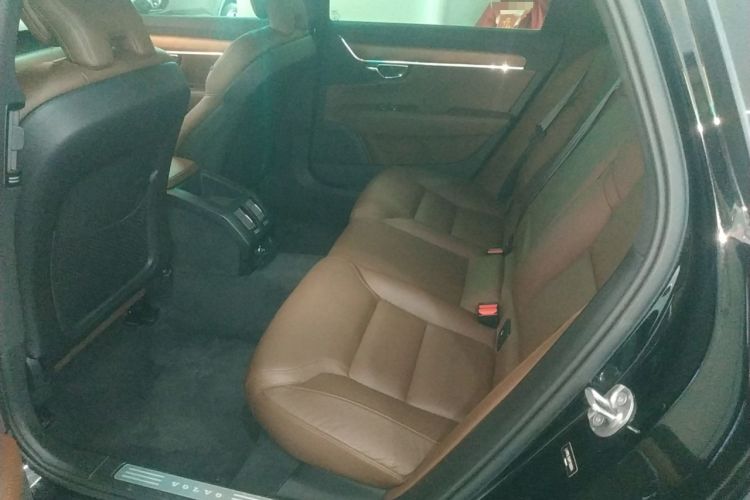 Used Volvo S90 2023 B5 Zhiyi Luxury Edition
