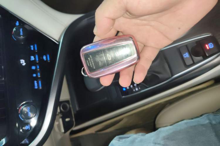 Used Toyota Camry 2021 2.0G Luxury Edition
