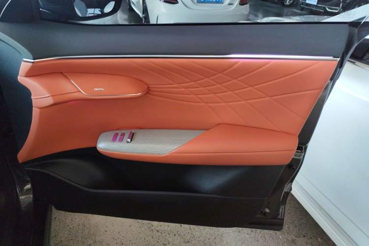 Used  S07 2023 200Max Range-Extended Version
